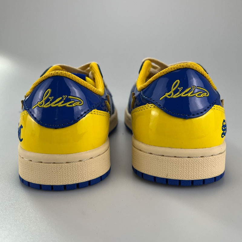 Customized Skateboard SB LOW Sneakers